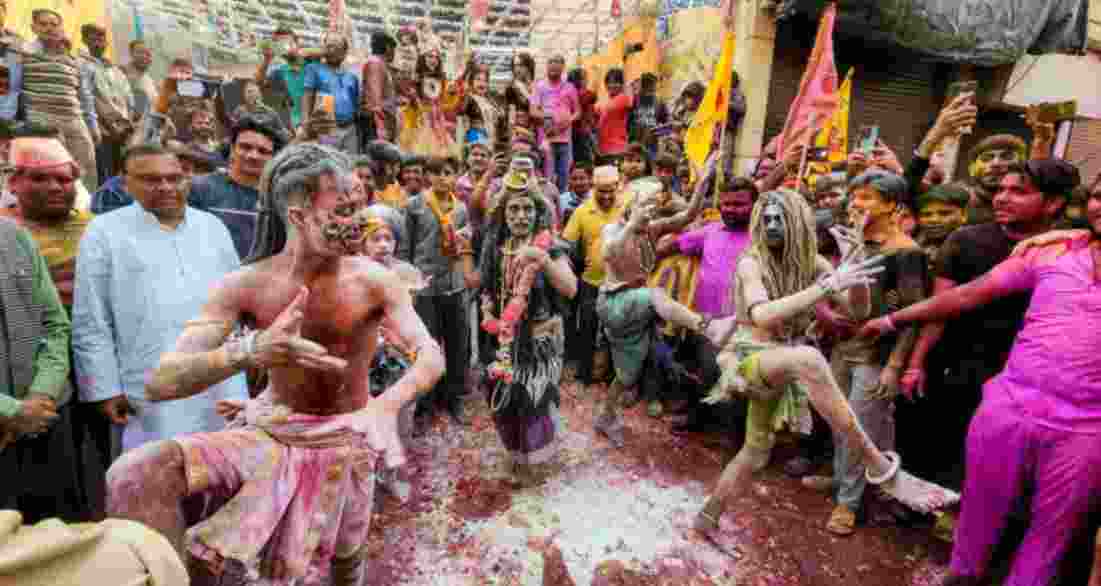 Sambhal celebrates Rang Bhari Ekadashi amid tight security Sambhal celebrates Rang Bhari Ekadashi amid tight security