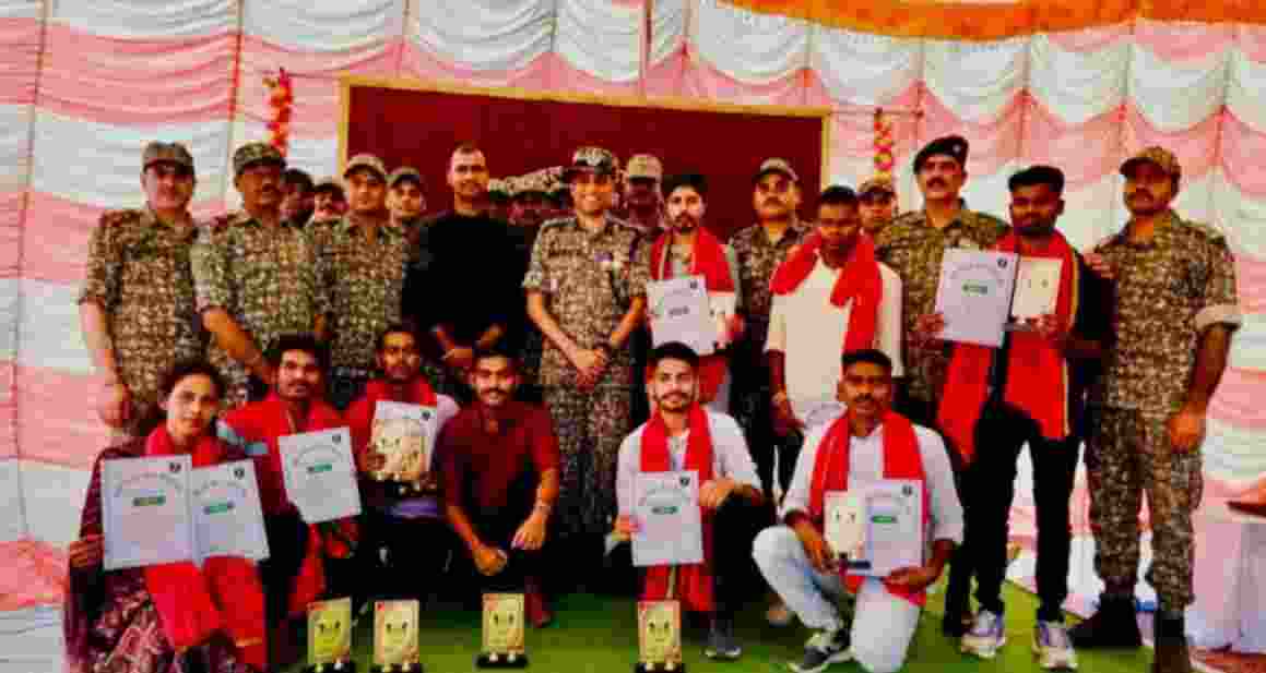 Commanding Officer of the 27 ITBP battalion Vivek Kumar Pandey and district Superintendent of Police YP Singh honoured the achievers during a public event in Aundhi. Commanding Officer of the 27 ITBP battalion Vivek Kumar Pandey and district Superintendent of Police YP Singh honoured the achievers during a public event in Aundhi.