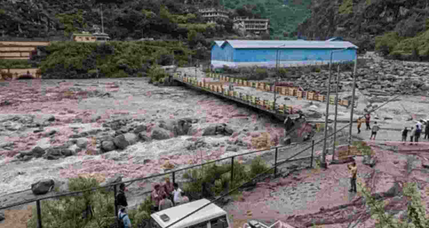 Magisterial probe ordered into Dharamsala flashflood that killed 5 labourers. Magisterial probe ordered into Dharamsala flashflood that killed 5 labourers.