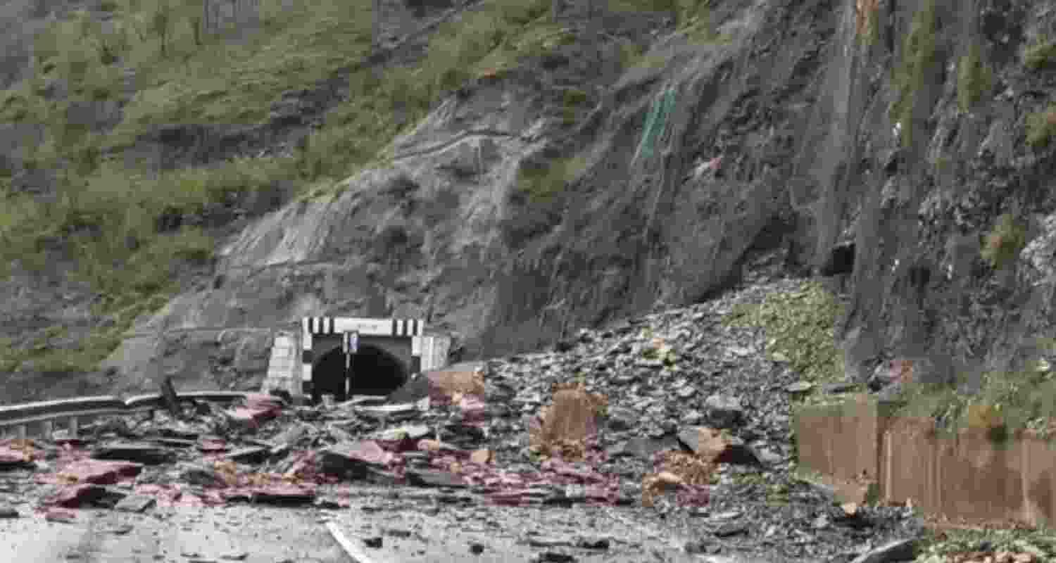 Massive landslide blocks Jammu-Srinagar highway in Ramban. Massive landslide blocks Jammu-Srinagar highway in Ramban.