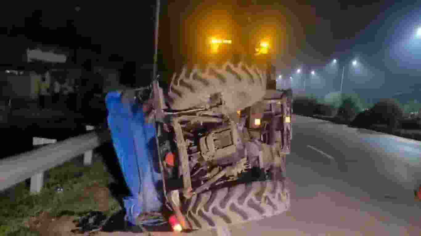 Police said the tractor trolley was carrying 13 labourers who were returning from construction work in Bhadohi district. It was hit from behind by the truck that had gone out of the driver's control. Police said the tractor trolley was carrying 13 labourers who were returning from construction work in Bhadohi district. It was hit from behind by the truck that had gone out of the driver's control.