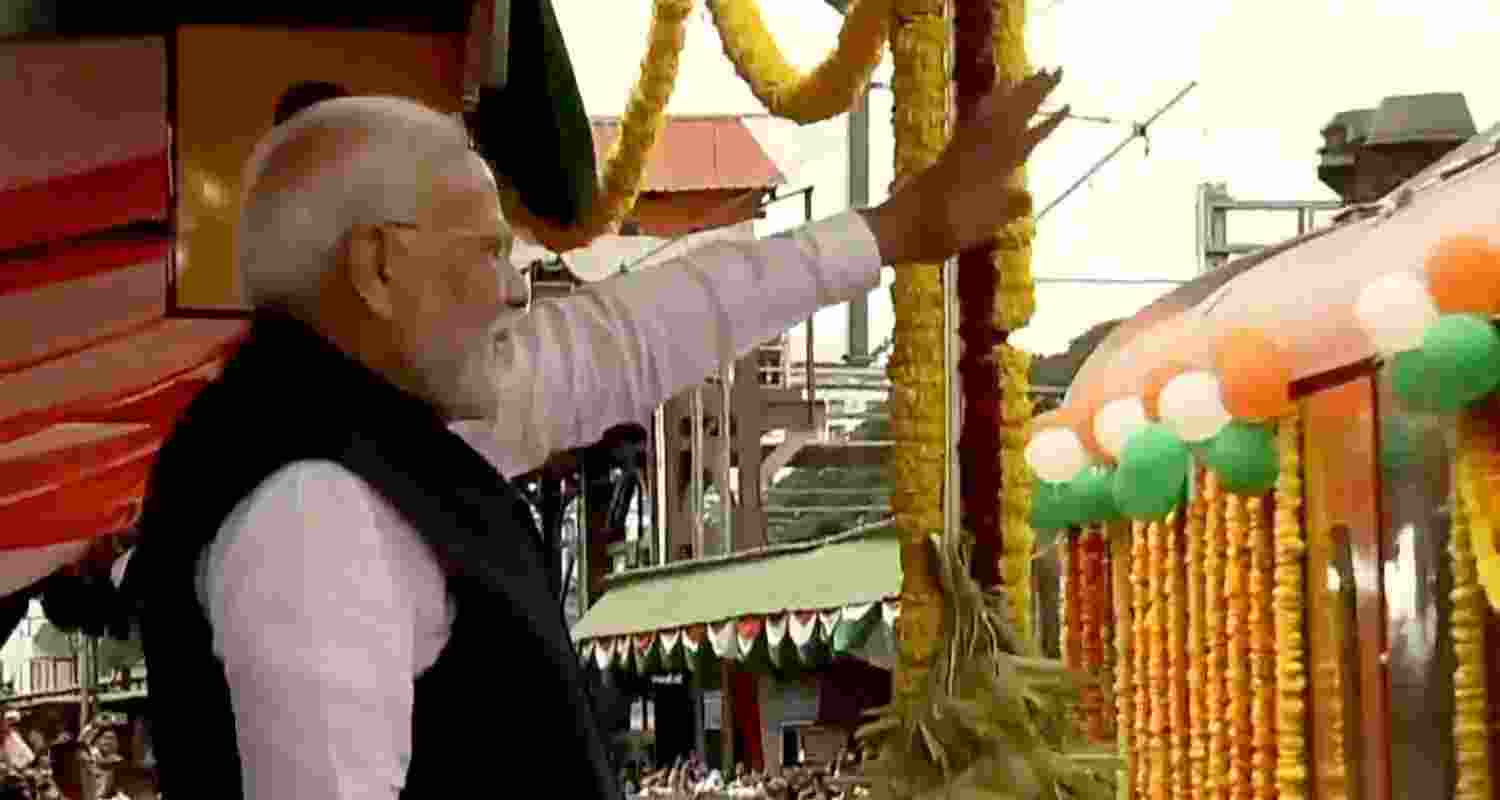 Prime Minister Narendra Modi flags off 3 Vande Bharat Express trains at KSR Railway Station in Bengaluru. Prime Minister Narendra Modi flags off 3 Vande Bharat Express trains at KSR Railway Station in Bengaluru.