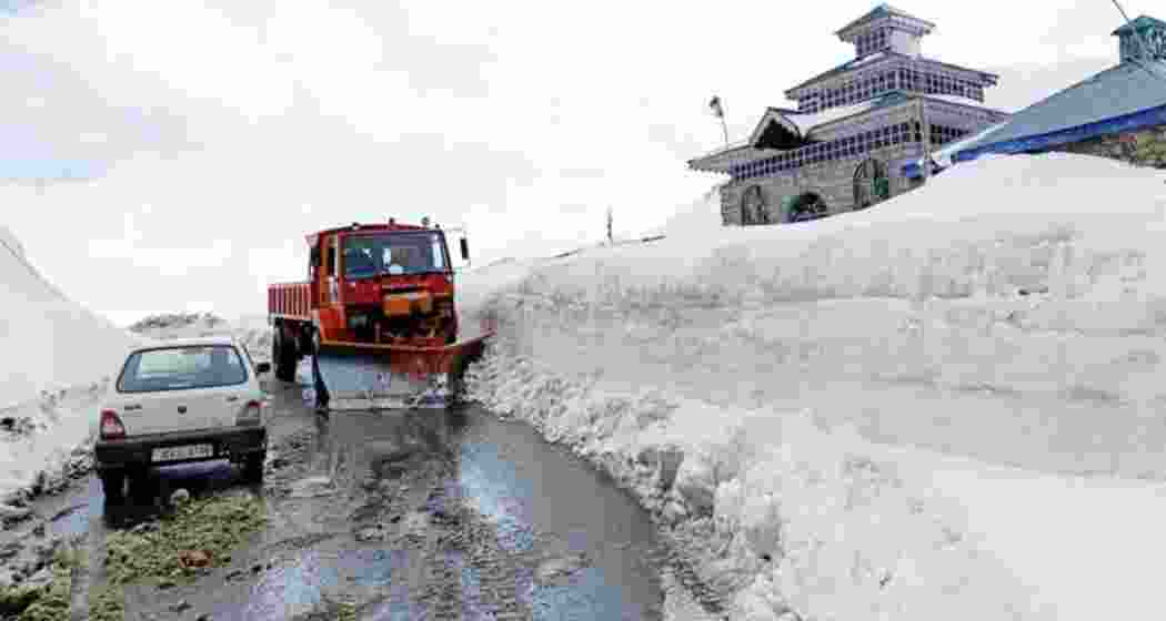 Local authorities closed the Mughal Road in Jammu and Kashmir on Saturday after fresh snowfall. Snow-clearing vehicles work to clear the road, ensuring safe passage for travellers amid heavy rain and wintry conditions in the region. Local authorities closed the Mughal Road in Jammu and Kashmir on Saturday after fresh snowfall. Snow-clearing vehicles work to clear the road, ensuring safe passage for travellers amid heavy rain and wintry conditions in the region.
