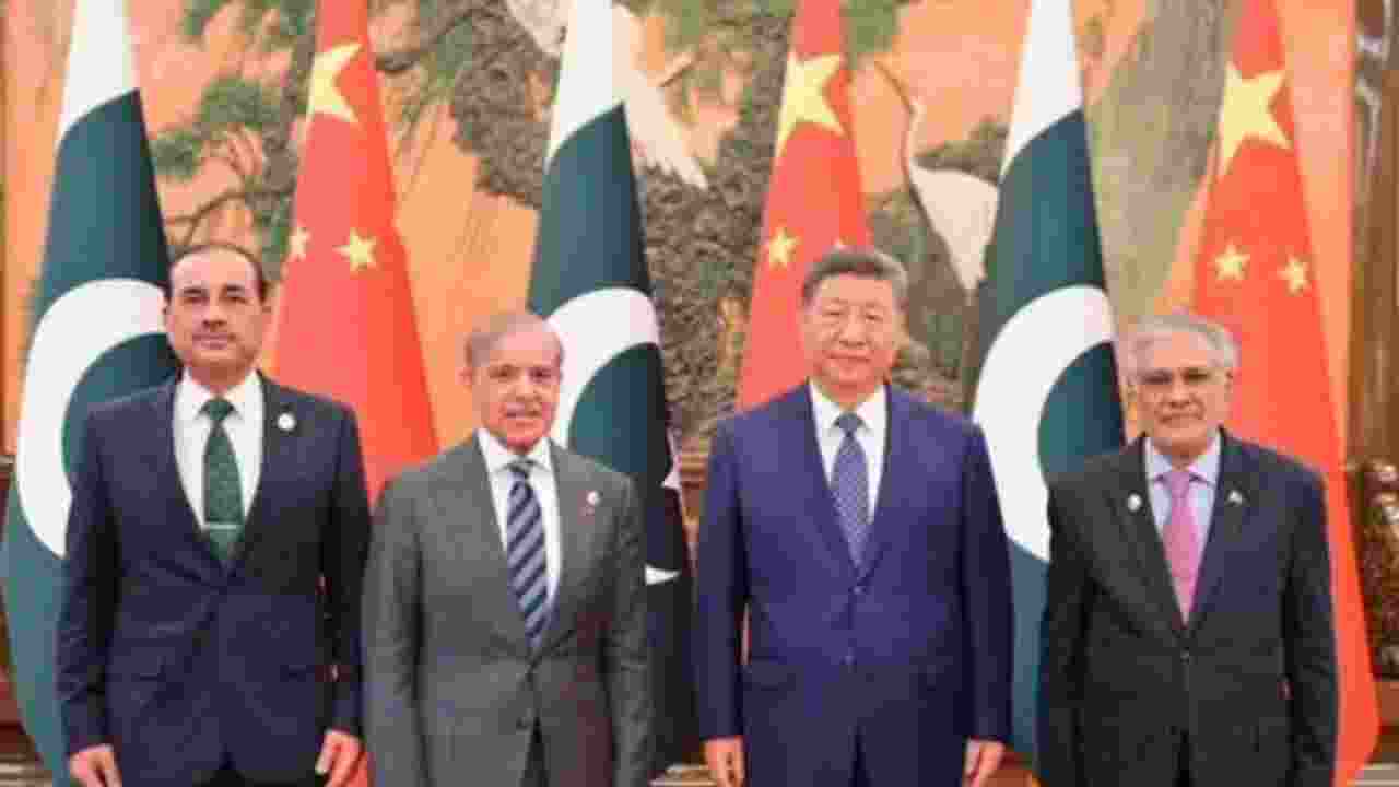 Pak PM, Army Chief meets Xi; discuss regional, CPEC cooperation Pak PM, Army Chief meets Xi; discuss regional, CPEC cooperation