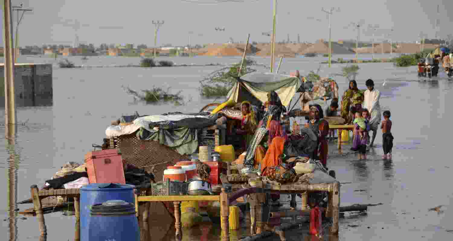 Indus River flows through Kashmir before traversing the entire length of Pakistan. Indus River flows through Kashmir before traversing the entire length of Pakistan.