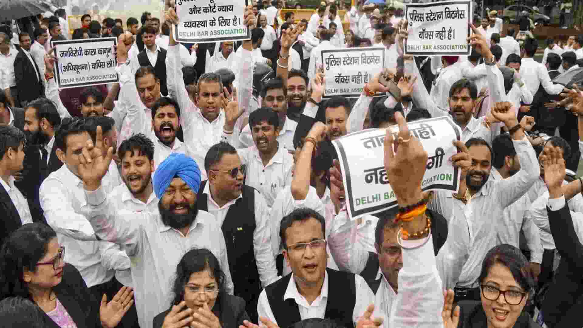 Delhi lawyers reject BCI's call for talks, to resume strike Delhi lawyers reject BCI's call for talks, to resume strike