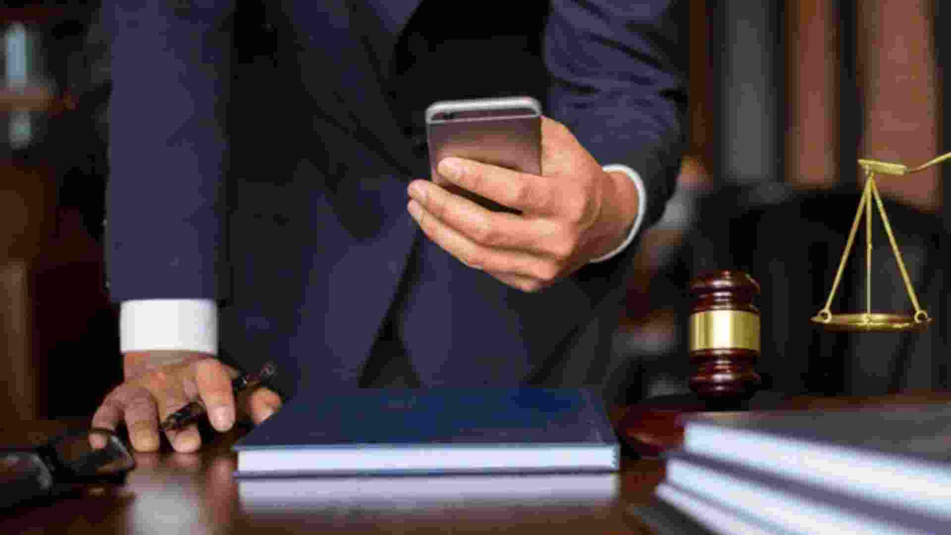 HC's caution to lawyers:Don't use AI, Google during hearings HC's caution to lawyers:Don't use AI, Google during hearings