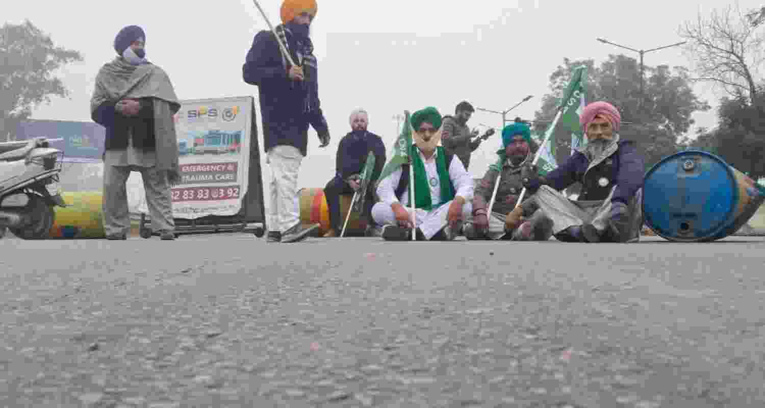 Farmers blocking roads all over Punjab Farmers blocking roads all over Punjab