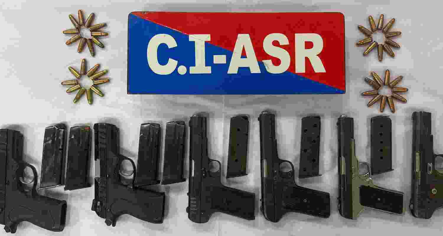 Recovered 6 sophisticated weapons and 40 live rounds. Recovered 6 sophisticated weapons and 40 live rounds.