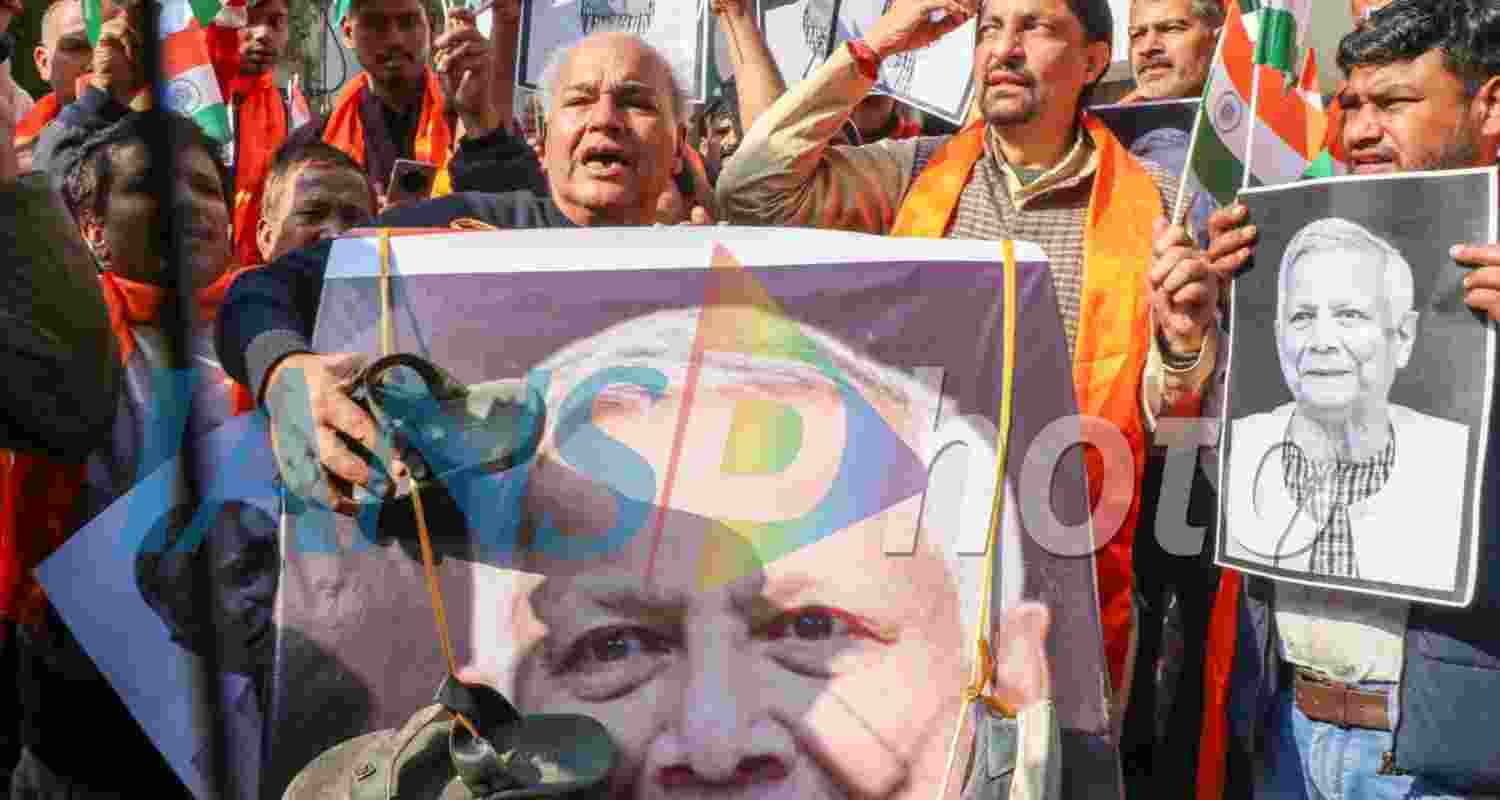 Protesters in Jammu raising slogans against Mohammad Yunus led Bangladesh interim government over persecution of Hindus Protesters in Jammu raising slogans against Mohammad Yunus led Bangladesh interim government over persecution of Hindus