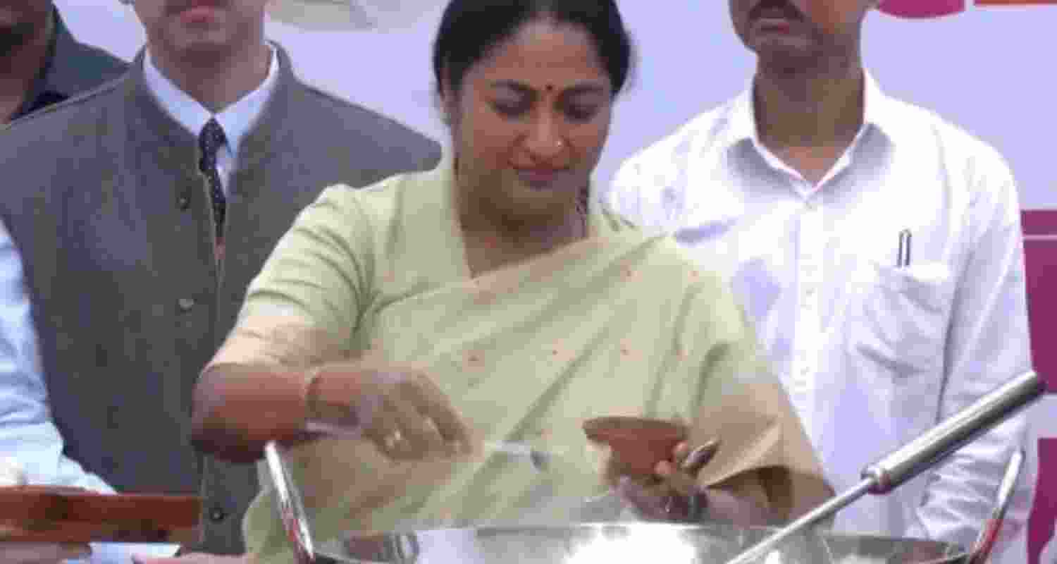 Delhi Assembly's budget session commences with 'kheer ceremony' Delhi Assembly's budget session commences with 'kheer ceremony'