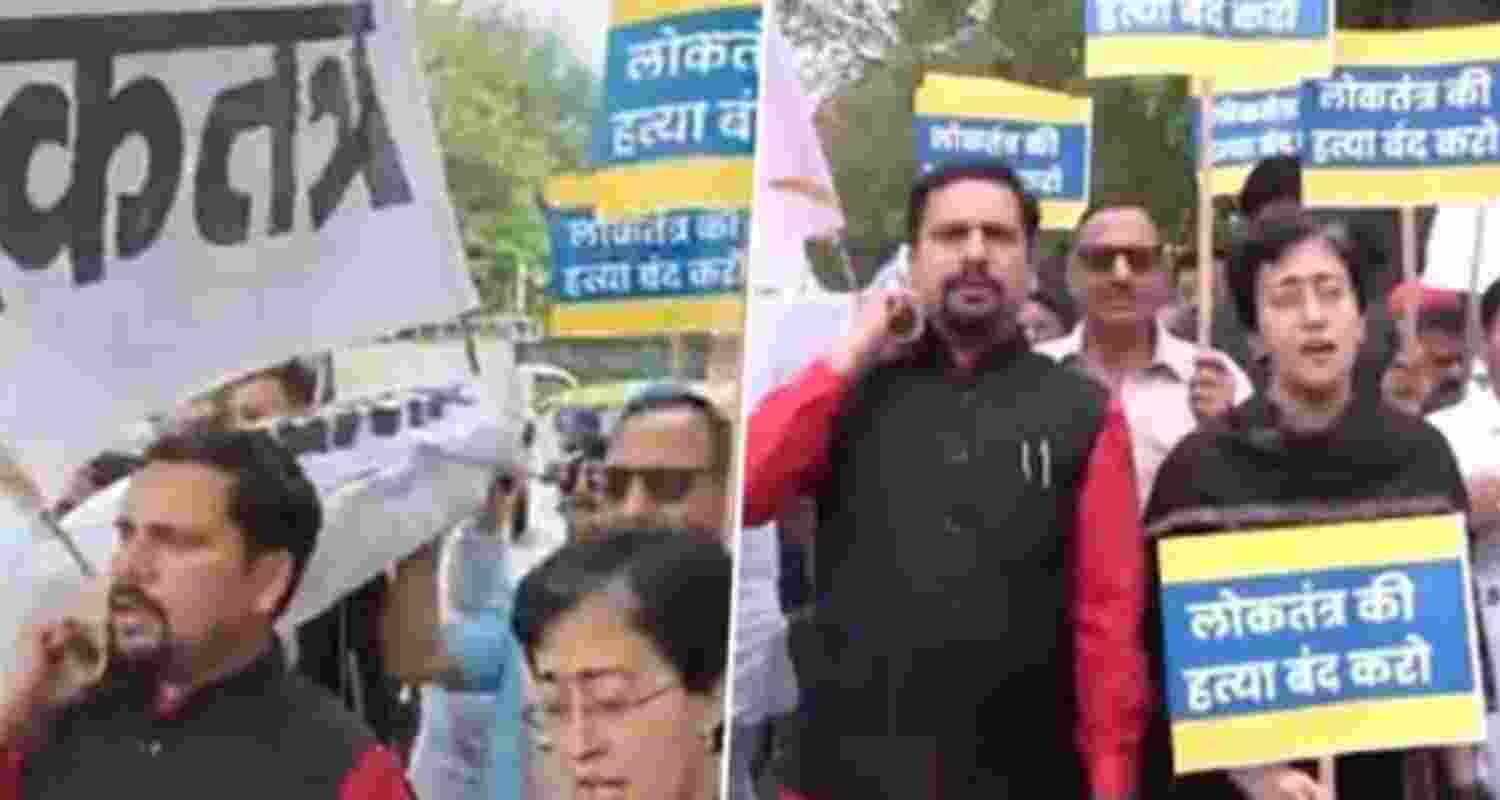 Delhi Assembly session: AAP MLAs stage 'dramatic' protest Delhi Assembly session: AAP MLAs stage 'dramatic' protest