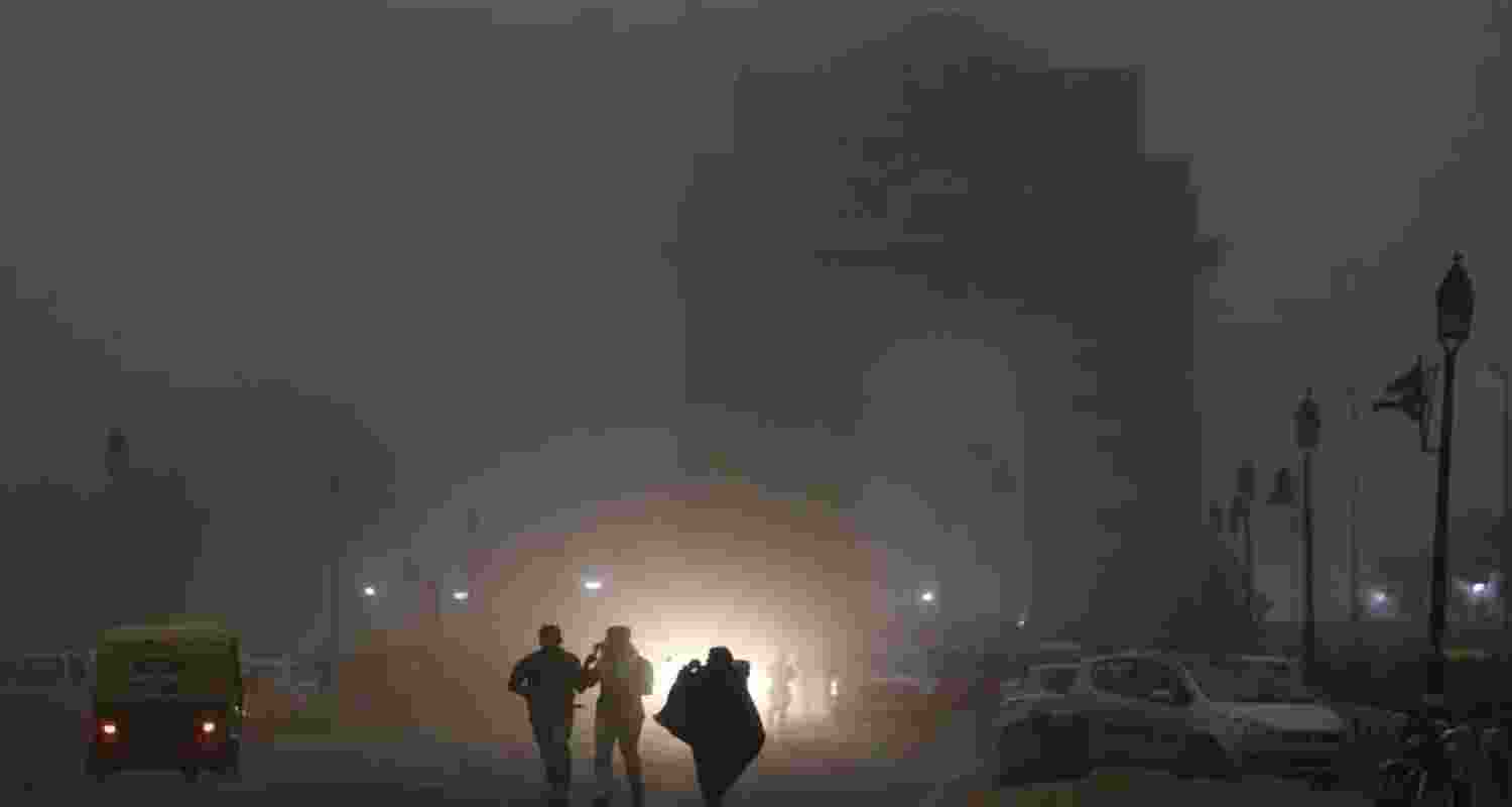 Dust storm, rains lash Delhi-NCR, IMD orange alert till Saturday Dust storm, rains lash Delhi-NCR, IMD orange alert till Saturday