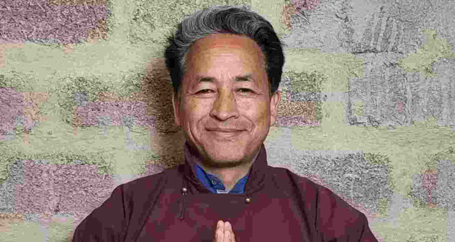 Wangchuk gets warm welcome in Kargil, calls for unity on demands Wangchuk gets warm welcome in Kargil, calls for unity on demands