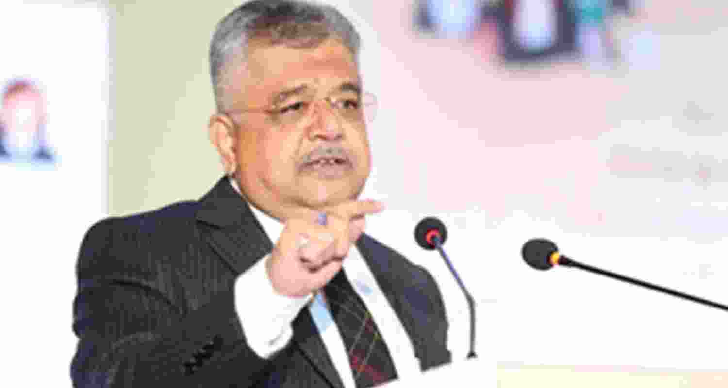 Kejriwal's recusal pea:SG says court is not forum for 'theatrics' Kejriwal's recusal pea:SG says court is not forum for 'theatrics'