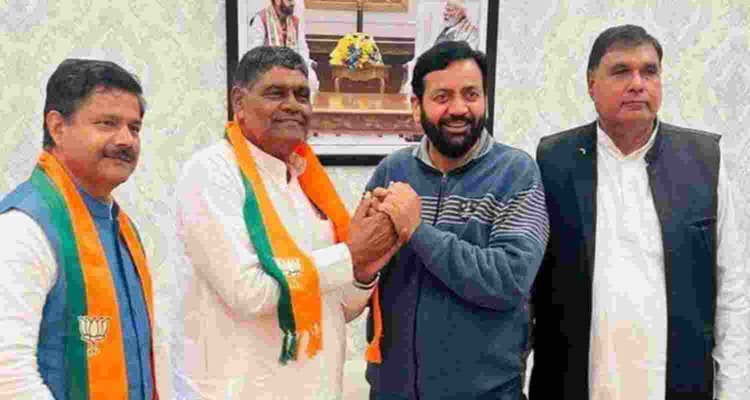 Congress veteran Ram Niwas Rada joins BJP. Congress veteran Ram Niwas Rada joins BJP.