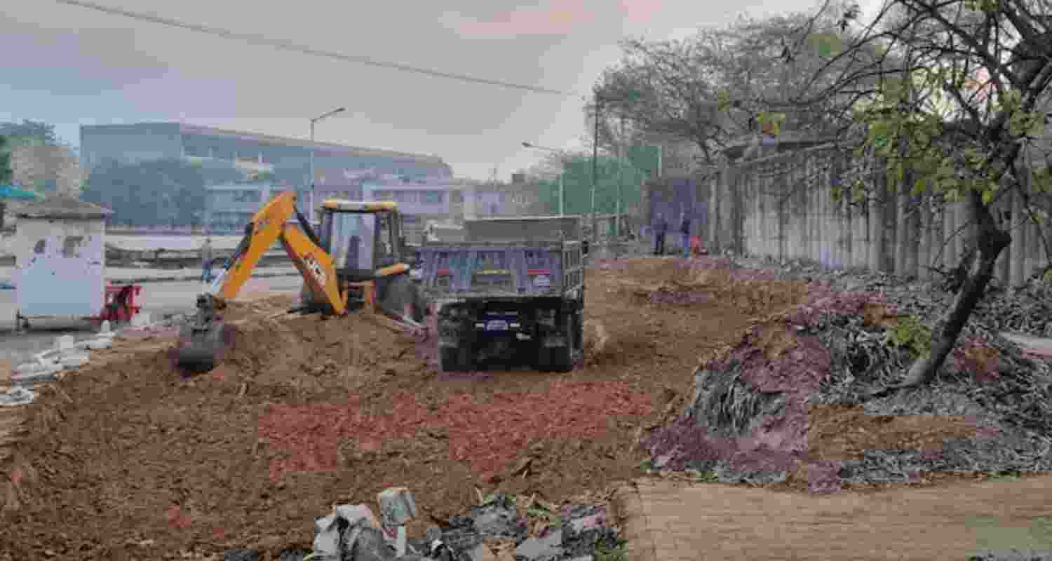 High Court had mandated that the administration should address traffic bottlenecks caused by the jutting-out corner of the Rock Garden near the multi-level parking area. High Court had mandated that the administration should address traffic bottlenecks caused by the jutting-out corner of the Rock Garden near the multi-level parking area.