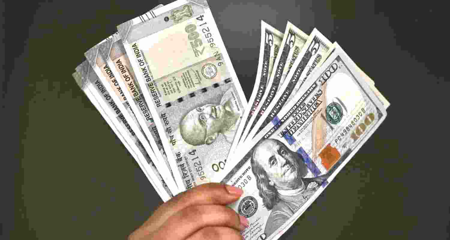Rupee crashes to record 93.94 against US dollar Rupee crashes to record 93.94 against US dollar