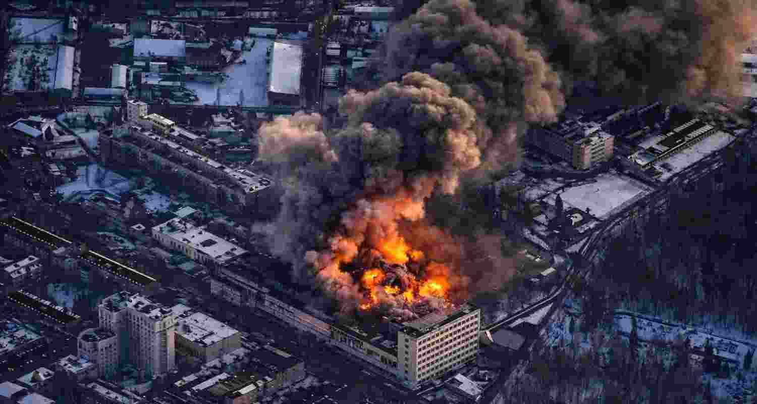 Russia, Ukraine trade fresh strikes as US-led talks resume in Miami; dozens killed, energy sites hit as negotiators push for ceasefire progress. Russia, Ukraine trade fresh strikes as US-led talks resume in Miami; dozens killed, energy sites hit as negotiators push for ceasefire progress.