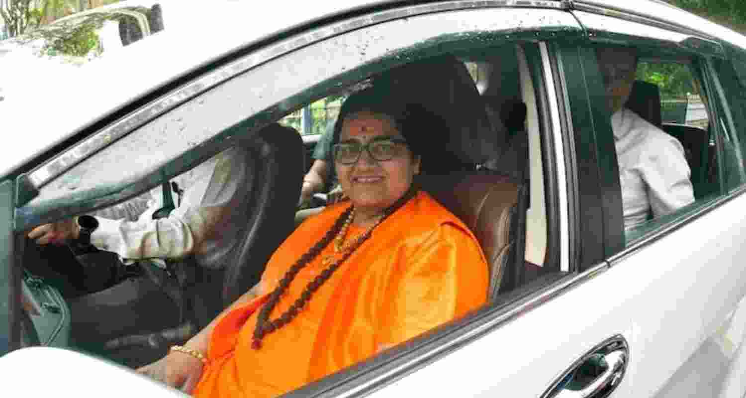 Sadhvi Pragya gets rousing welcome in Bhopal Sadhvi Pragya gets rousing welcome in Bhopal