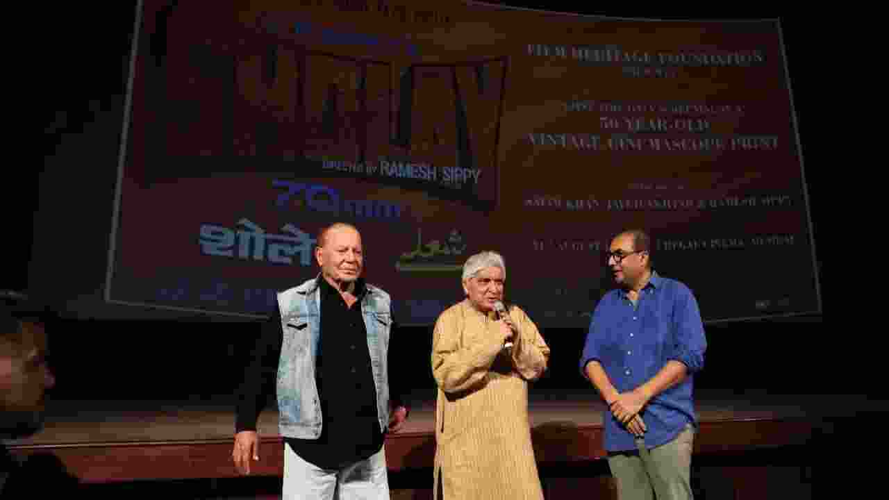 Fans relive "Sholay" magic at special 70mm screening Fans relive "Sholay" magic at special 70mm screening