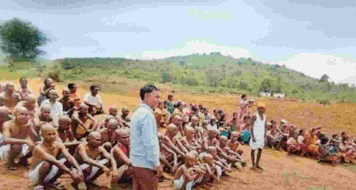 40 people tonsure heads following inter-caste marriage in Odisha 40 people tonsure heads following inter-caste marriage in Odisha