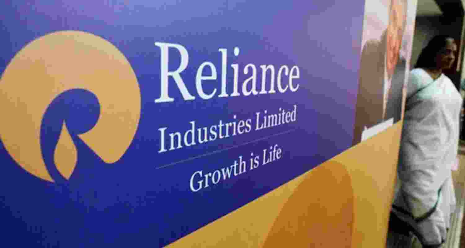 Reliance signs $12-13B oil import deal with Russia's Rosneft Reliance signs $12-13B oil import deal with Russia's Rosneft