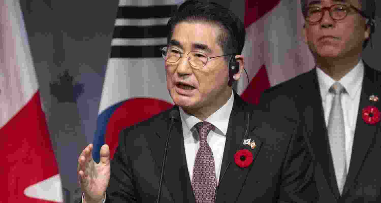 South Korea’s Ex-Defence Minister Hospitalised After Suicide Attempt. South Korea’s Ex-Defence Minister Hospitalised After Suicide Attempt.