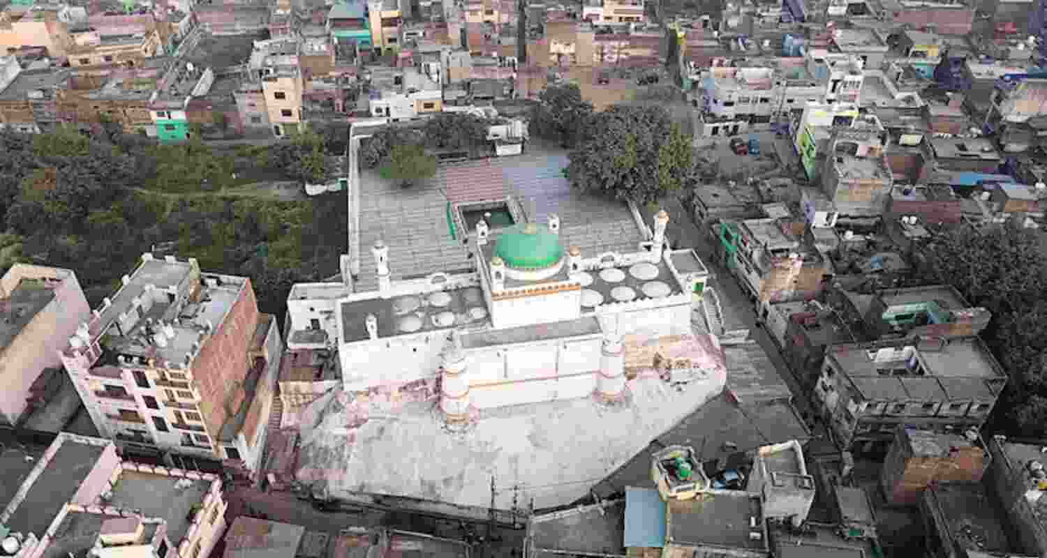 Supreme Court hears dispute over Sambhal mosque land. Supreme Court hears dispute over Sambhal mosque land.