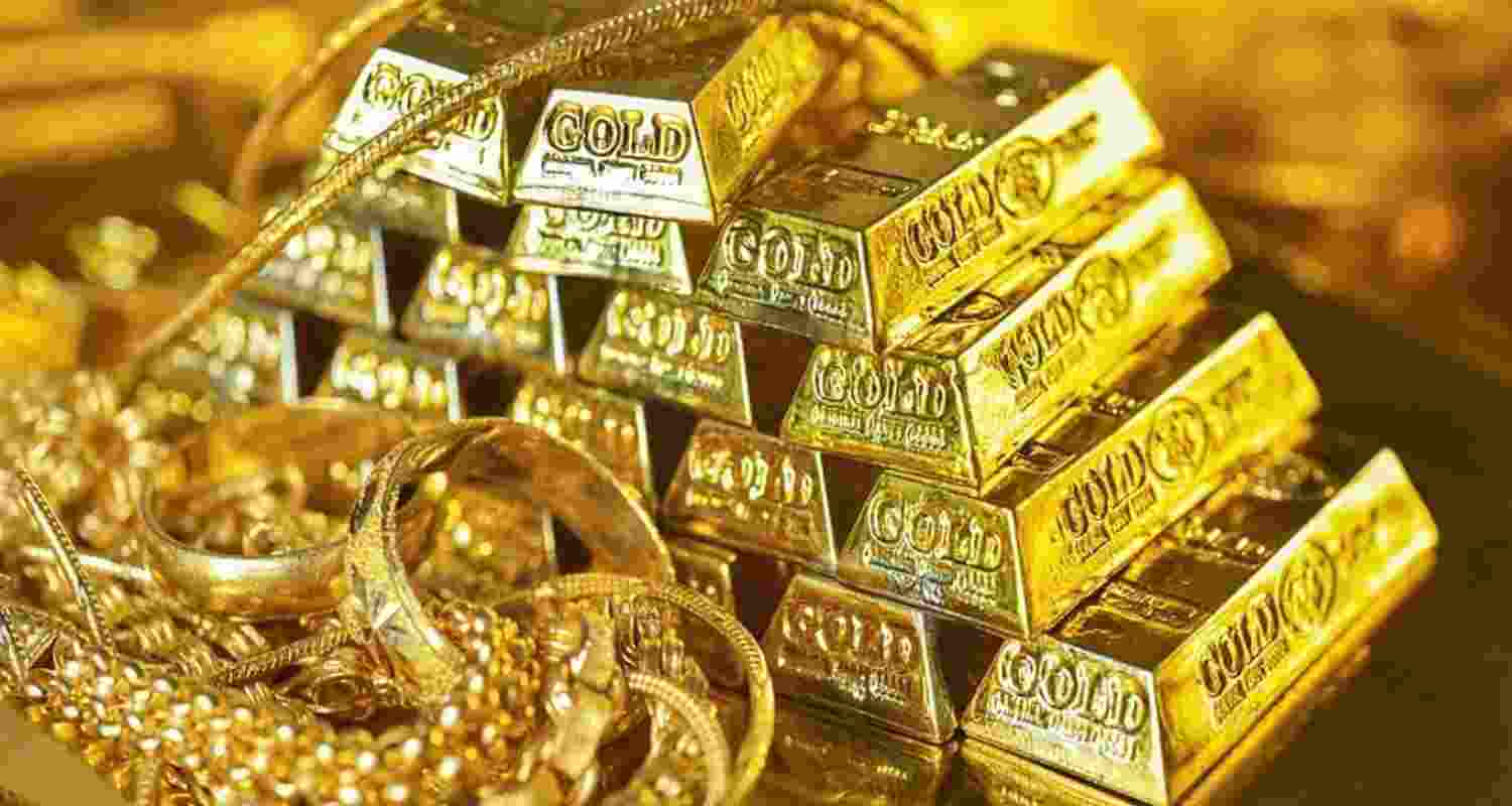 Gold rallies past USD 2,900 as inflation fears grow. Gold rallies past USD 2,900 as inflation fears grow.
