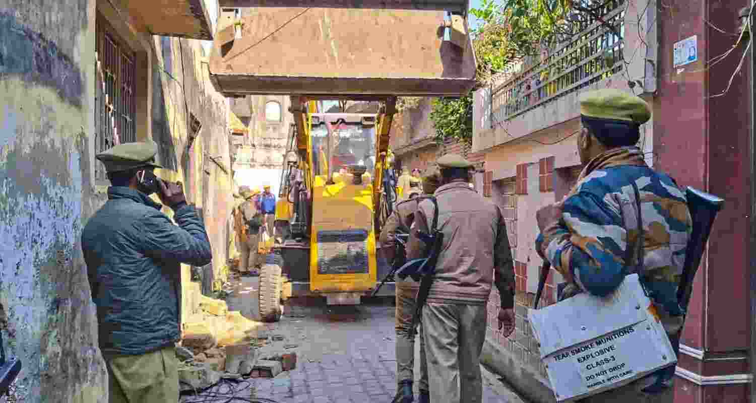 Holi and Ramazan Friday coincide UP to cover 10 Sambhal mosques. Holi and Ramazan Friday coincide UP to cover 10 Sambhal mosques.