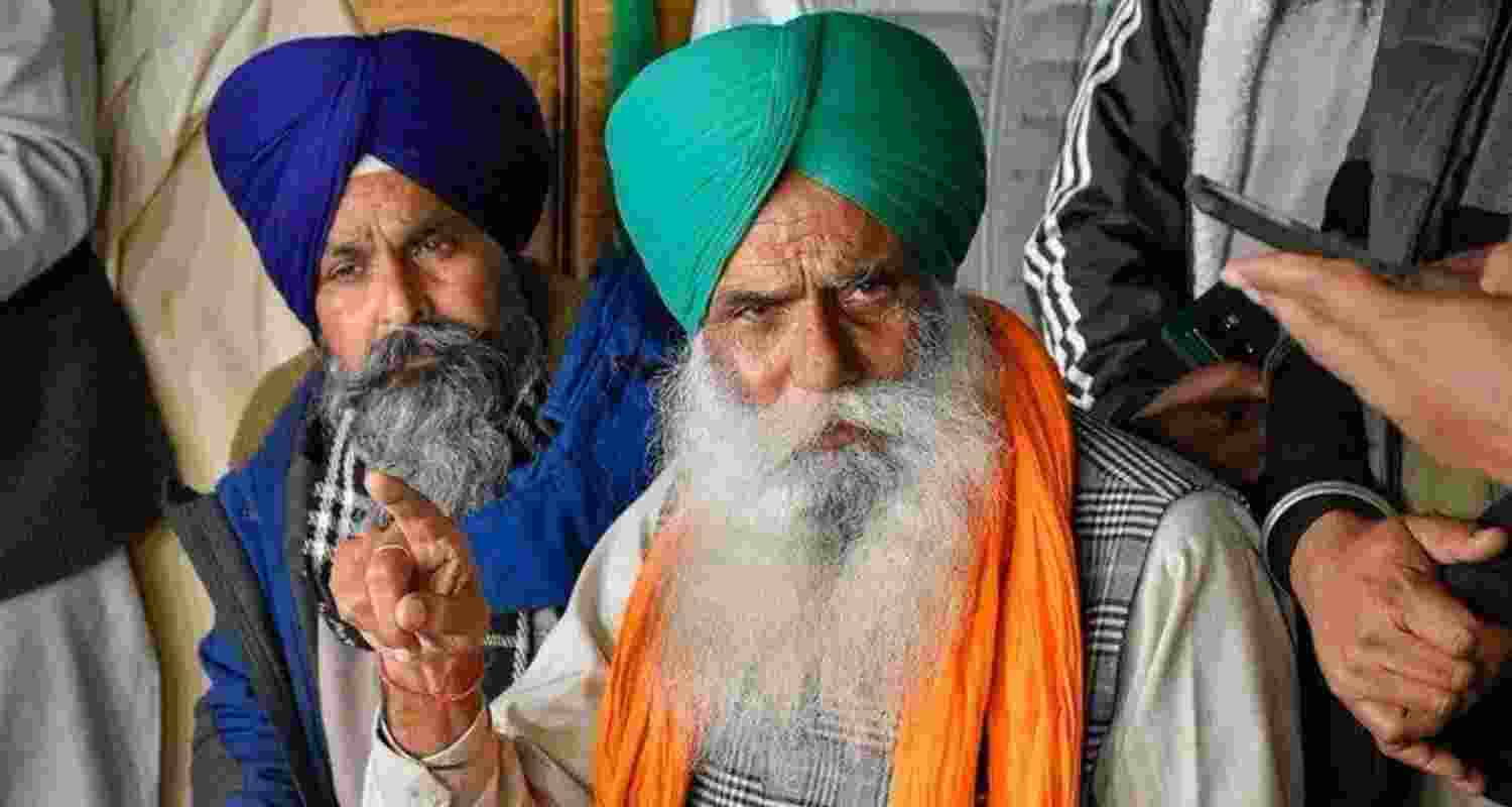 Pandher, Dallewal detained, Khanuri border to be opened. Pandher, Dallewal detained, Khanuri border to be opened.