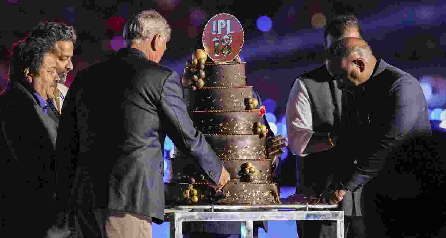 Karan Aujla, Disha Patani, SRK, Kohli dazzle at IPL 2025 opening show. Karan Aujla, Disha Patani, SRK, Kohli dazzle at IPL 2025 opening show.