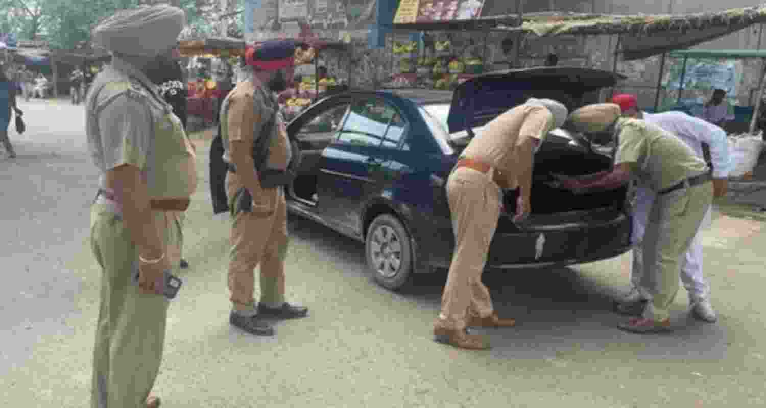 Punjab man shared intel with ISI and Khalistan leader, arrested. Image for representative use only. Punjab man shared intel with ISI and Khalistan leader, arrested. Image for representative use only.