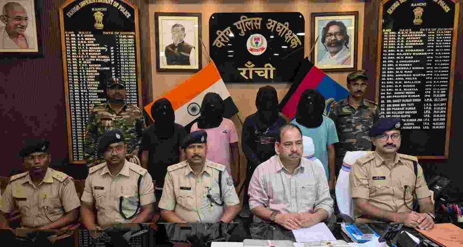 4 hardcore Maoists arrested near Ranchi. 4 hardcore Maoists arrested near Ranchi.