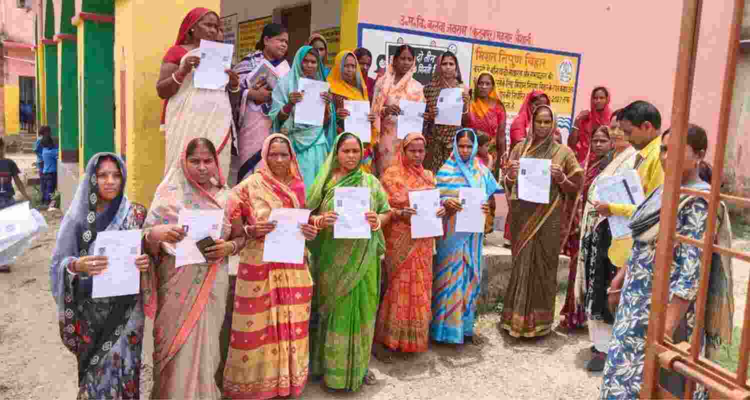 EC Drops 52 Lakh Names From Bihar Voter List Before Polls. EC Drops 52 Lakh Names From Bihar Voter List Before Polls.