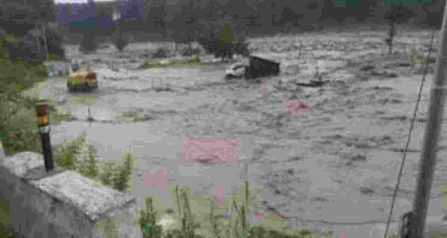 The water level in River Beas has been rising following heavy rainfall in Mandi and Kullu districts The water level in River Beas has been rising following heavy rainfall in Mandi and Kullu districts