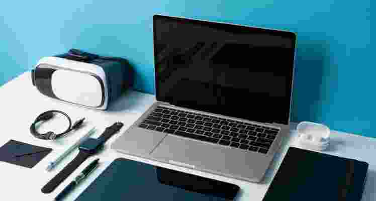 The govt has relaxed the norms of sifting IT hardware from special economic zones to domestic markets. The govt has relaxed the norms of sifting IT hardware from special economic zones to domestic markets.