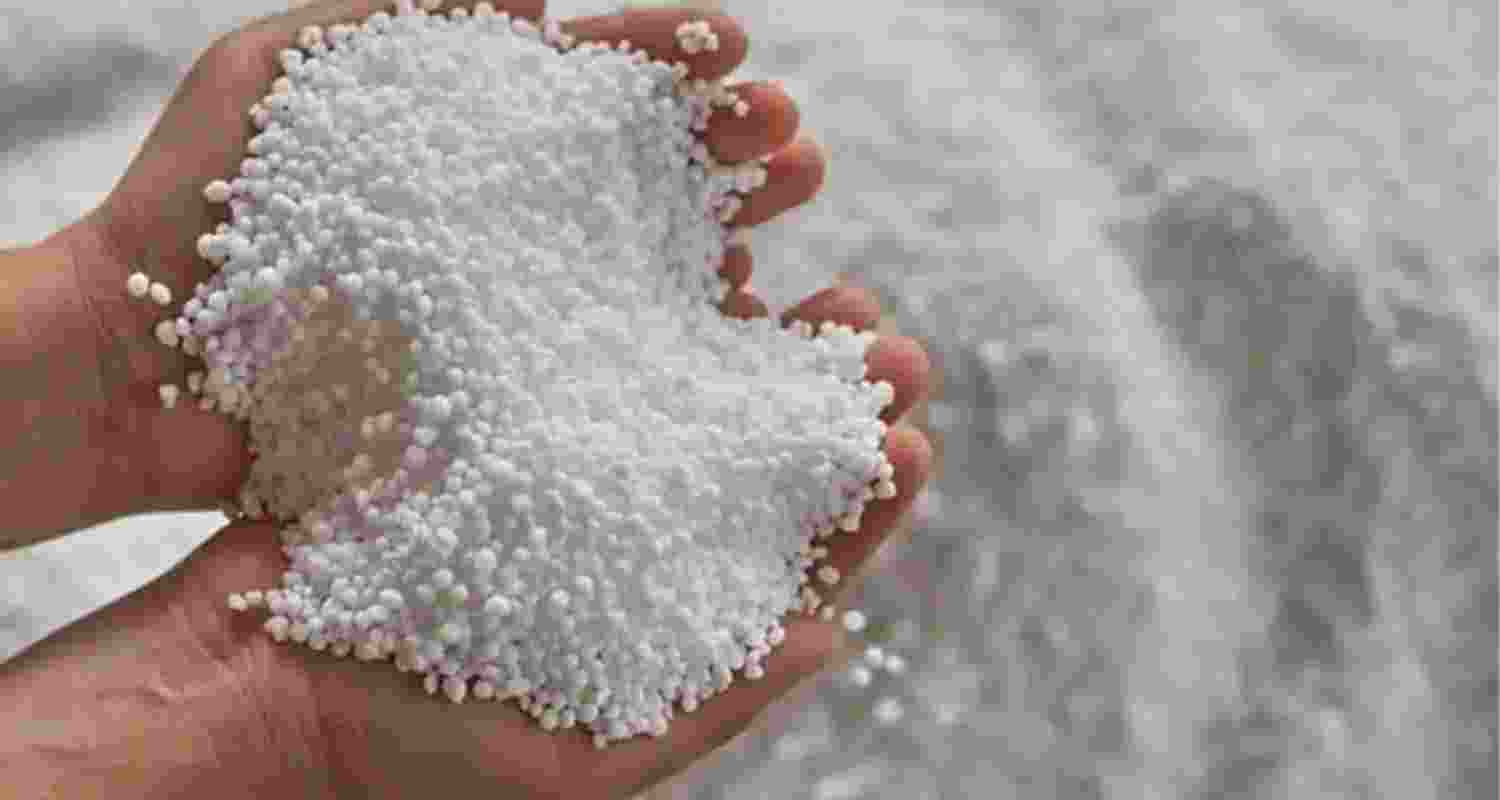 Urea shortage in Telangana turns into a political flashpoint Urea shortage in Telangana turns into a political flashpoint