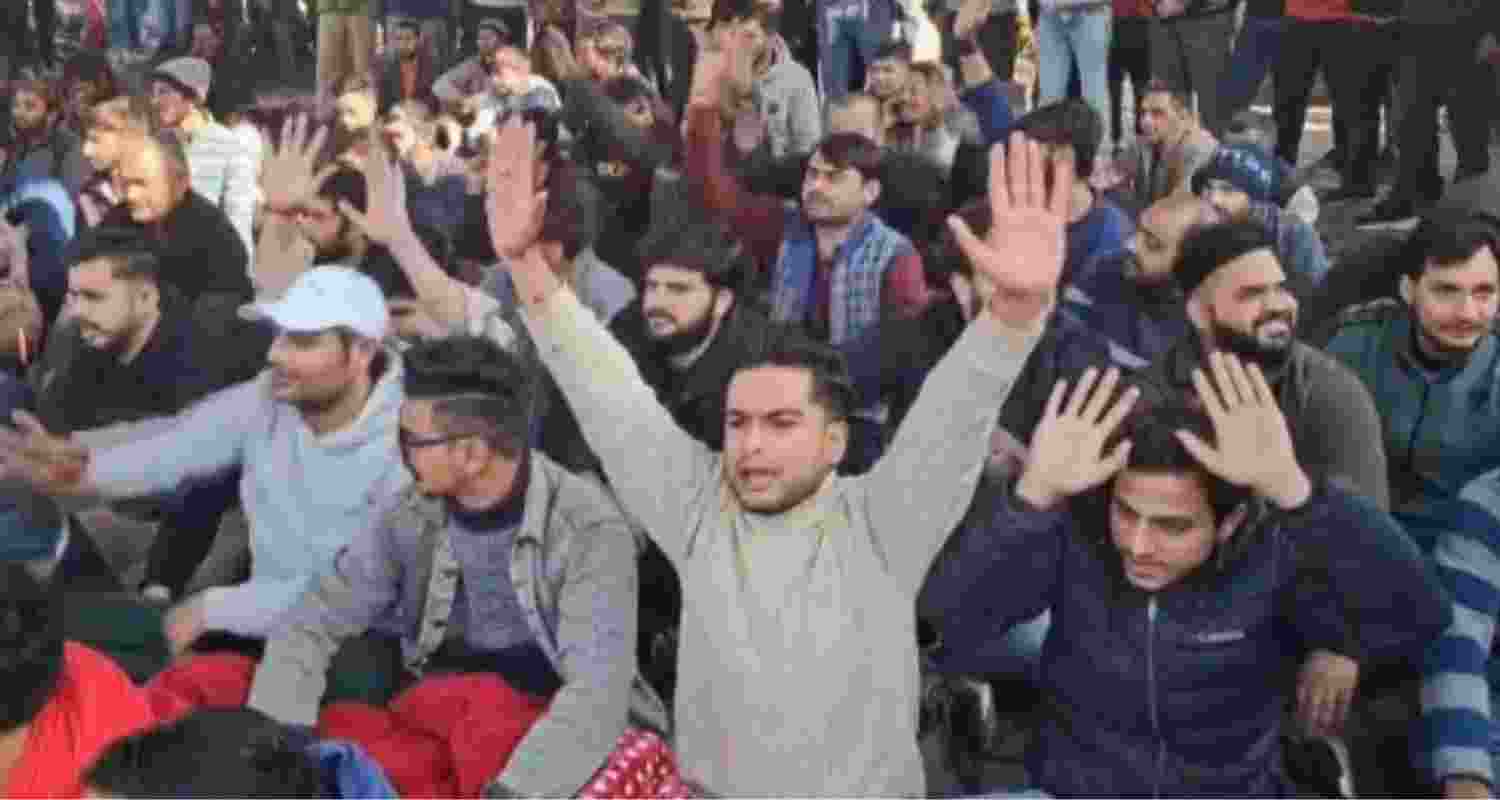 Katra's shutdown against the Vaishno Devi ropeway project enters day 3. Katra's shutdown against the Vaishno Devi ropeway project enters day 3.